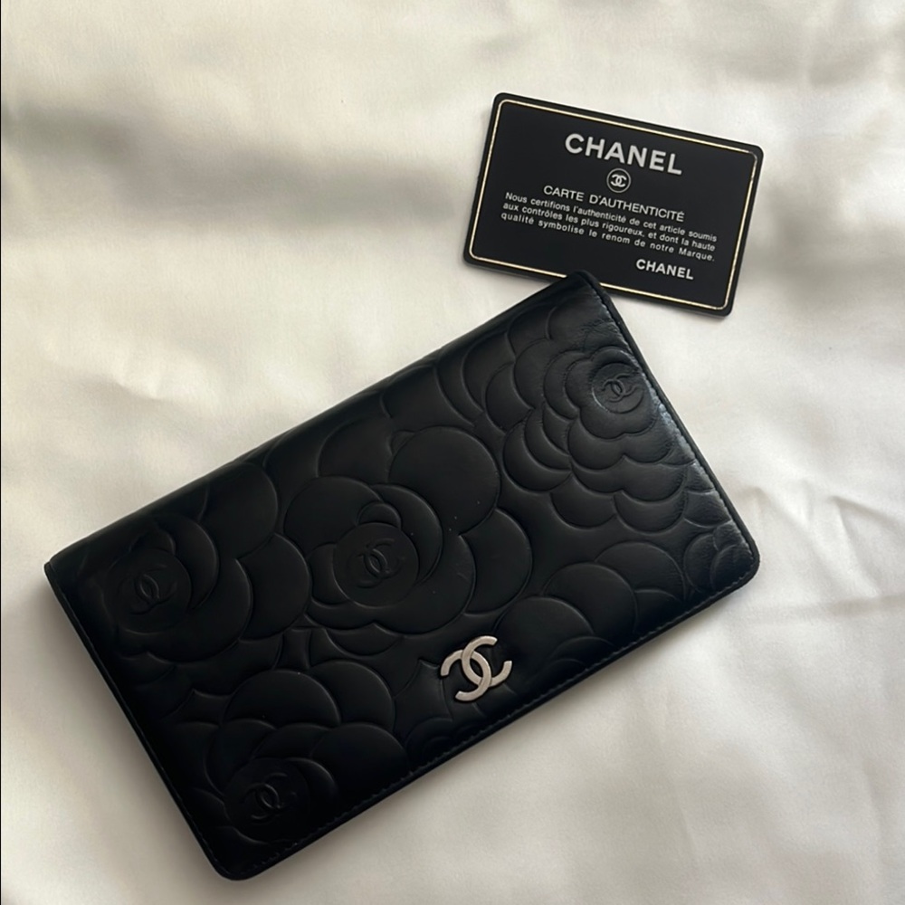 Chanel Black Quilted Leather Wallet